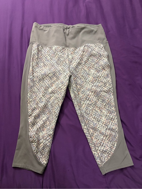 MJA Sport Pants - High-Waist Purple Capri Leggings with Multicolor Tweed Panels
